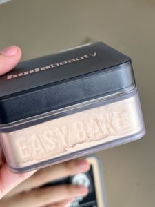 Huda Beauty Easy Bake Setting Powder