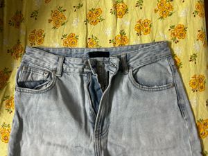 Light Wash Relaxed Fit Jeans
