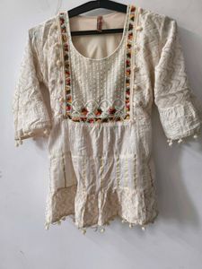 Elegant Off-White Kurta with Embellishments🤌💖