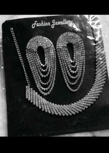 Sparkling Rhinestone Necklace &amp; Earring Set