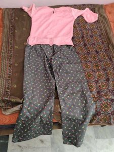 Comfortable Pink &amp; Grey Printed Night Suit