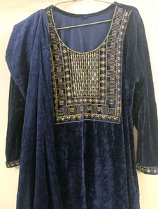 Elegant Navy Velvet Kurta Set with Embellishments