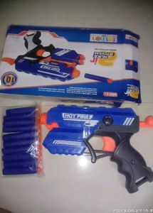 BRAND NEW**** TOY GUN WITH 5 Foam Bullets And