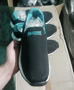 NEW NO USED CASUAL SHOES FOR MAN,