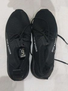 Black Sport Fashion Sneakers
