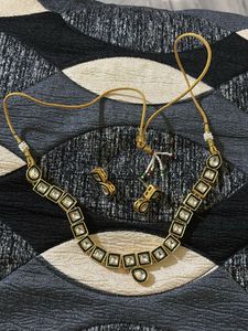 Elegant Kundan Necklace & Earrings Set