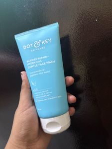 Dot &amp; Key Face Wash