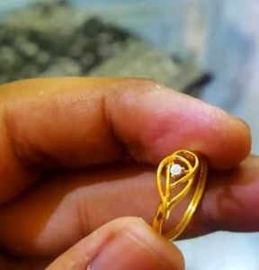 New kisna diamond gold ring with bIs hallmark and