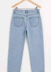 Light Wash Ripped Jeans