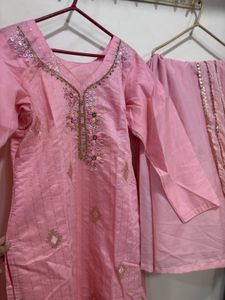 Beautiful Pink Embroidered Kurta Set