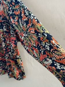 Chic Floral Print Long Sleeve Top