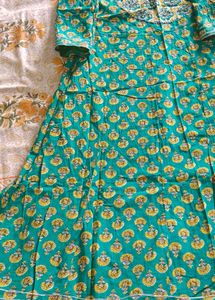 Green &amp; Yellow Printed Kurta Set