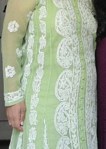 Elegant Chickenkari Green Kurta with White Embroid