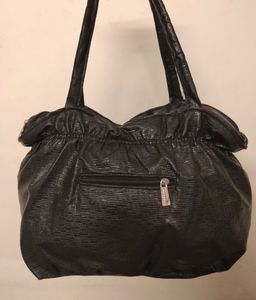 Chic y2k Black Textured Handbag