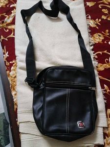💖😄Stylish Black Crossbody Bag💖😄