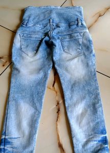 High-waisted Light Blue Jeans