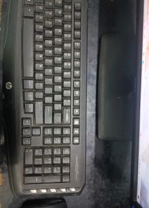 HP Desktop PC with Monitor &amp; Accessories