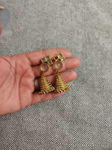 Jhumke, Golden Colour, 1 Nagina Is Missing