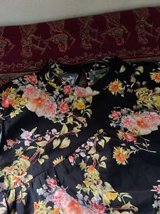 Chic Floral Print Black Top