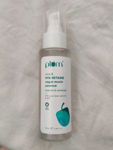 Plum Cica & Hya-Betaine Vegan Mucin Essence