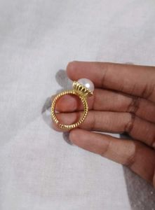 Elegant Pearl Ring