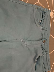 women jeans &amp; T-shirt combo