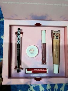 Just Herbs Essential Makeup Kit