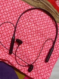 Neck Band Bluetooth Earphones8