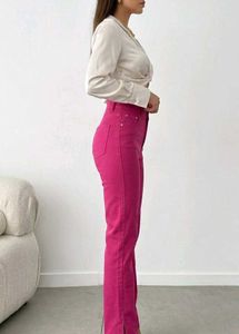 Stylish Pink High-Waisted Jeans