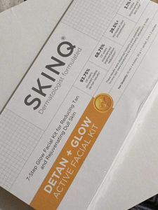 SKINQ Detan + Glow Active Facial Kit