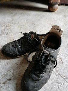 Onitsuka Tiger Black Leather Sneakers