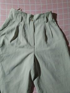 Chic Pleated Wide-Leg Pants