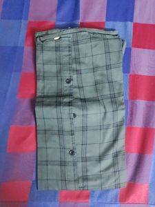 Surhi Men Checkered Casual Grey Shirt