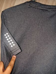 Adidas Tshirt (M) Size