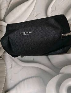 Givenchy Parfum Pouch ❣️👝