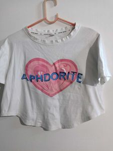 White Heart Graphic Cropped T-Shirt