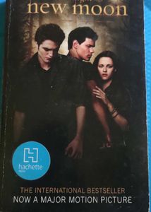 New Moon - Twilight Saga Book
