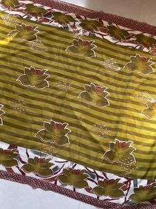 Vibrant Ethnic Saree with Floral Print
