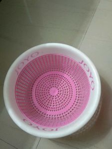 Round Plastic Basket