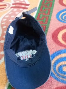 Vintage  2 Caps
