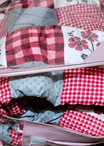 Beautiful Red Grey' AC' Comforter❤️🩶