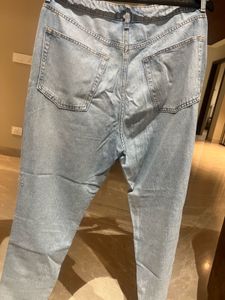 Stylish Ripped Light Wash Jeans