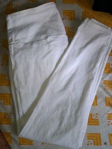 Basic White jeans