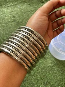sprial silver bangle