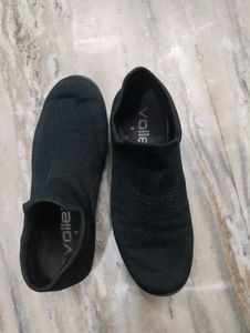 Volle Black Slip-On Shoes