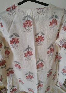 Beautiful White Floral Print Kurta Set
