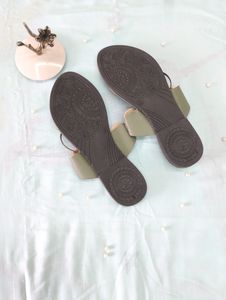 Trending And Stylish Women Flats