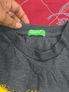 Benetton Vibe Graphic T-Shirt