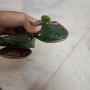 Green Mojari