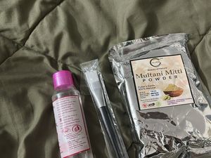 Multani Mitti Powder+Rose Water+Brush